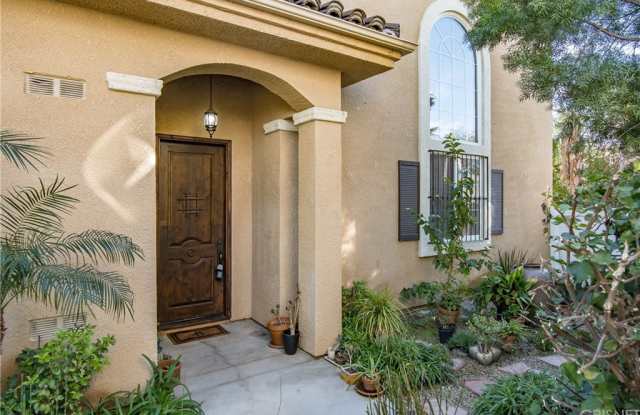 6921 Kian Court - 6921 Kian Court, Los Angeles, CA 91406