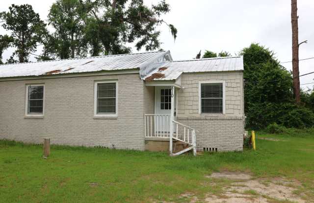 810 Lilly Street Unit A - 810 Lilly Street, Valdosta, GA 31601 810 Lilly Street Unit A - 810 Lilly Street, Valdosta, GA 31601