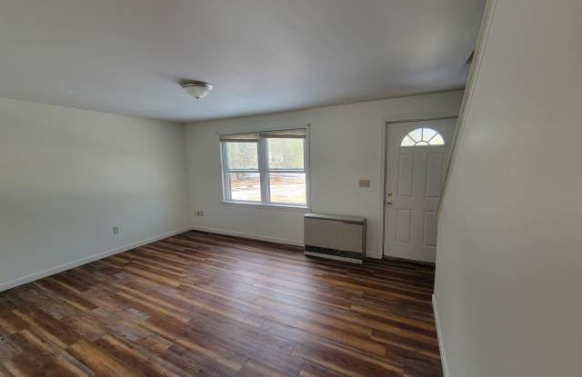 42 Blueberry Lane - 42 Blueberry Lane, Cumberland County, ME 04039