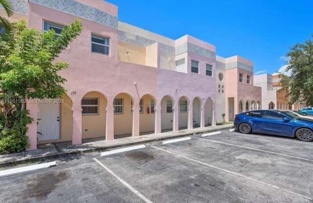 2752 NW 131st St photos photos