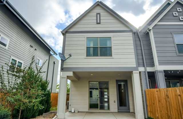 3 Bedroom townhome in Denver Gallery 1