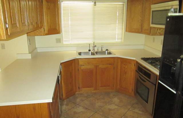 2526 E SAHUARO Drive Gallery 4