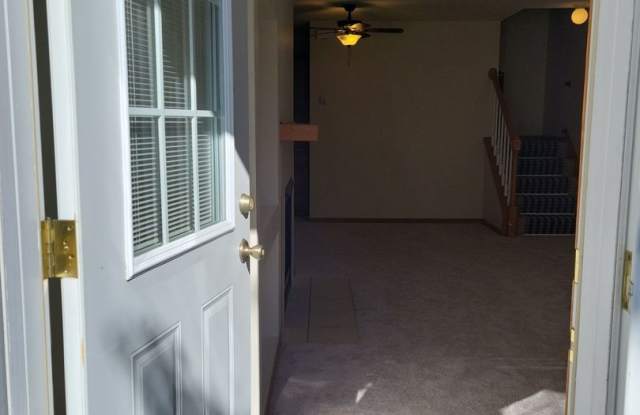 2 Level Townhouse Gallery 4