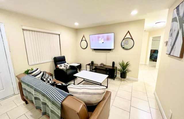 400 Sw 27th Terrace photos photos