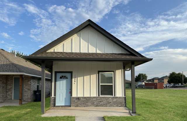 Charming 2-Bedroom Home in the Heart of Lawton photos photos
