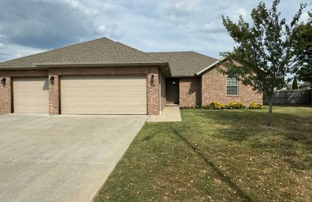 NEW 4 Bedroom | 2 Bathroom | 3 Car Garage HOME -- 1800 sqft, 1 Small Pet WELCOME! photos photos