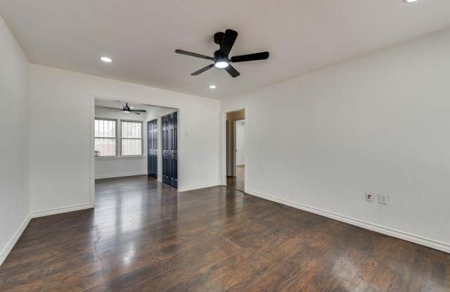 1304 N Big Spring St Gallery 4