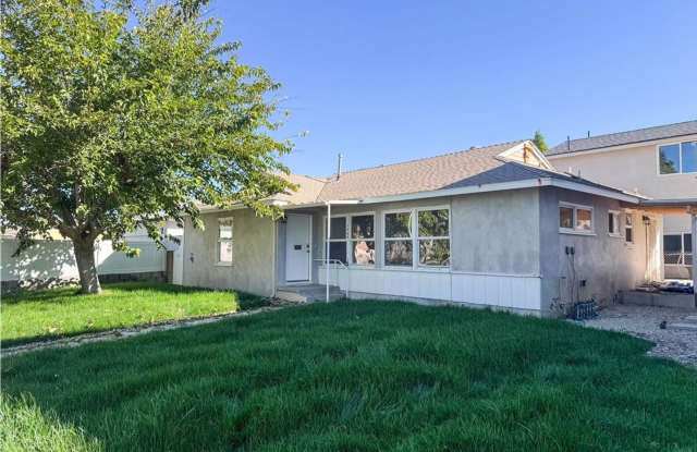 Welcome to this inviting 3 bedroom, 2 bath residence tucked away on a peaceful street in the heart of Winnetka. photos photos