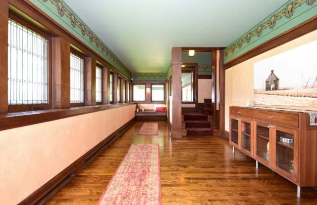 301 South Kenilworth Avenue Gallery 2