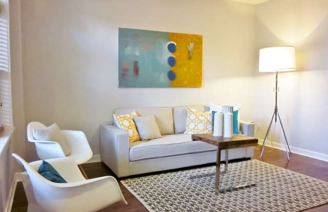 1820 North Paulina Street Gallery 3