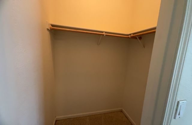 Located on Cul-De-Sac 4 bedroom 3 bedroom Gallery 4