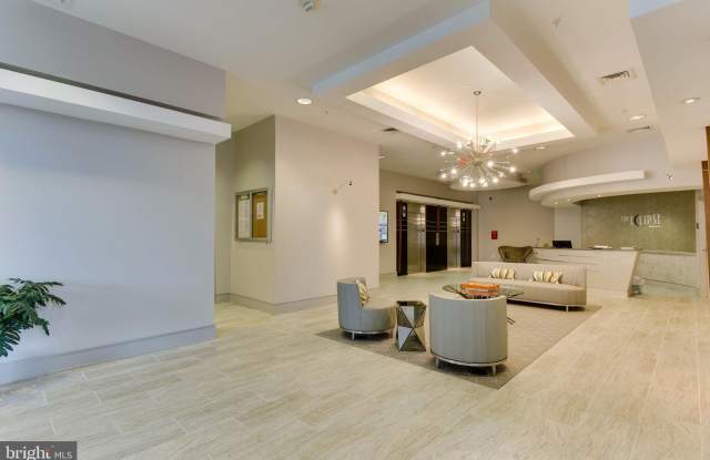 3600 S GLEBE RD. Gallery 2