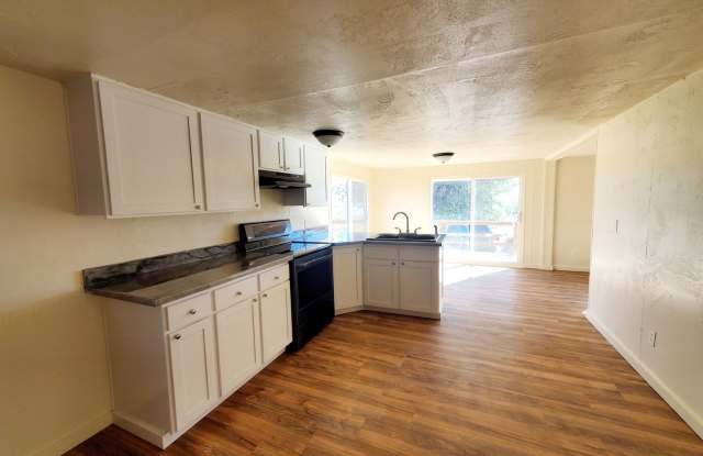 3 Bedroom 2 Bath Single Family Home Gallery 3