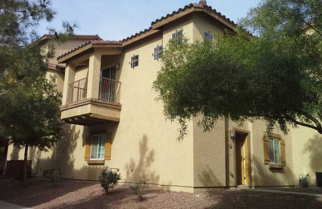 Gorgeous 3 Bedroom Townhome with Attached Garage! Available for Immediate Move in! photos photos