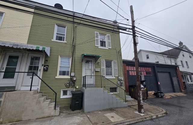 808 E Morton Street - 808 East Morton Street, Bethlehem, PA 18015