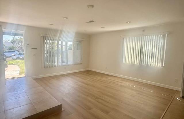 AWESOME 3 BEDROOM 2 BATH HOUSE Gallery 3