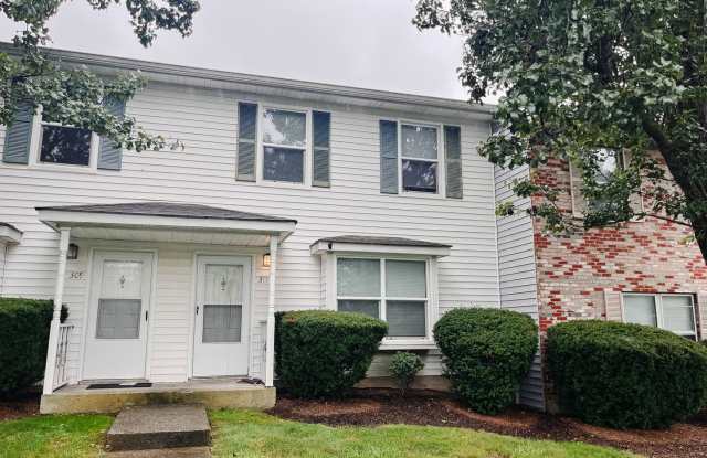 4 Bedroom, 2 Bath Townhouse Gallery 3