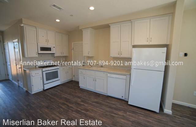 2059 Medano Dr - 2059 Medano Dr, Santa Rosa, CA 95407