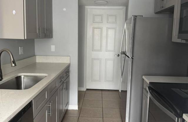 1670 N 42nd Circle Gallery 1