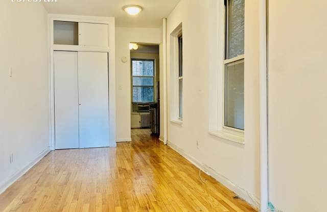 229 East 11th Street Gallery 4