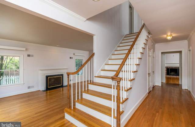 7014 HUNTER LANE Gallery 4