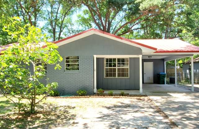 612 Dogwood Road - 612 Dogwood Road, Ocean Springs, MS 39564