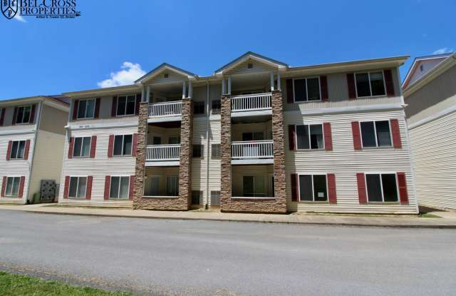 Star City - Bedroom, 4 Bath Condo - Available 06/04/2025! - 6102 University Commons Drive, Star City, WV 26505