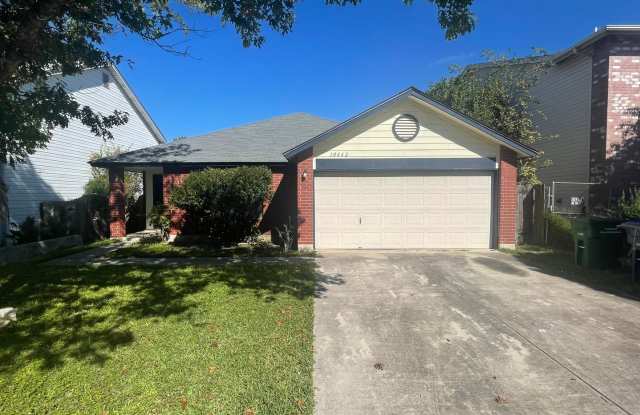 NICE 3 BEDROOM FEATURING AN ISLAND KITCHEN  SPACIOUS LIVING AREA**NORTHSIDE ISD photos photos
