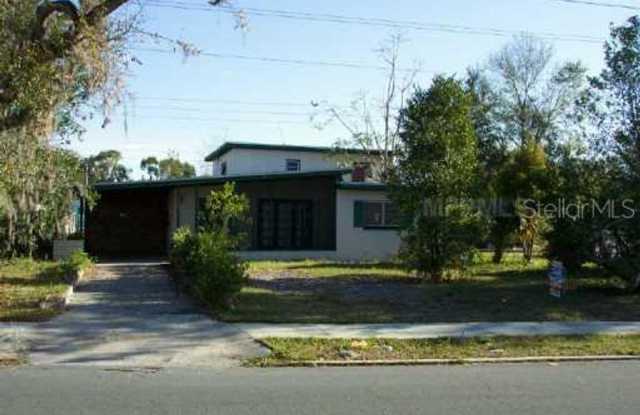 4 Bedroom, 3 Bath Single Family Home For Rent at 1301 Santa Anita Street Orlando, FL 32808 photos photos