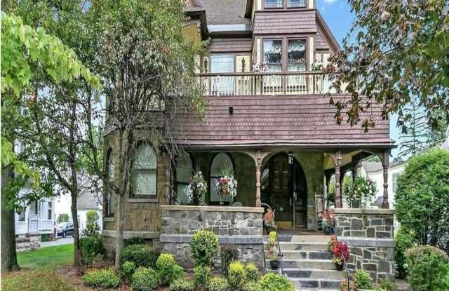 115 Union Avenue - 115 Union Avenue, Saratoga Springs, NY 12866