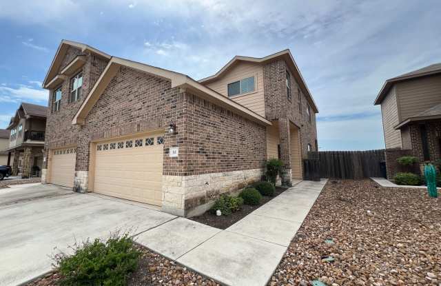 Rare 4 Bedroom at Creekside Crossing / Fridge , Washer  Dryer Included / Fenced in Yard / CISD photos photos