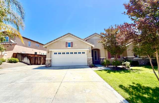 Blackmore Ranch Cul-de-Sac Home w/ Loft, 3-Car Tandem Garage & RV Parking photos photos