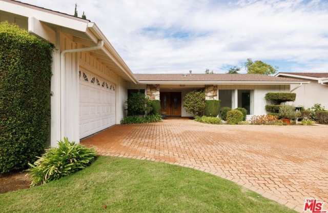 3135 Dona Marta Dr Gallery 2