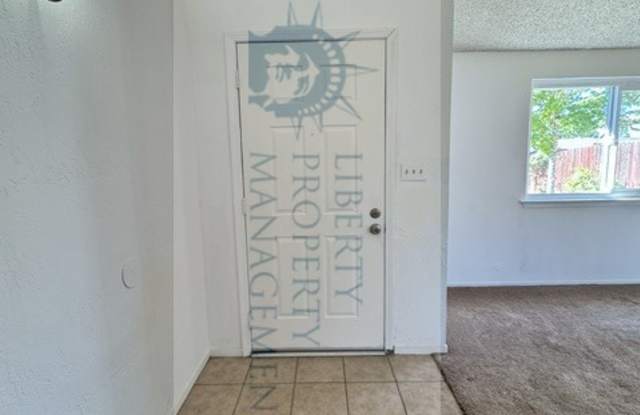 4240 W Cortland Ave Gallery 3