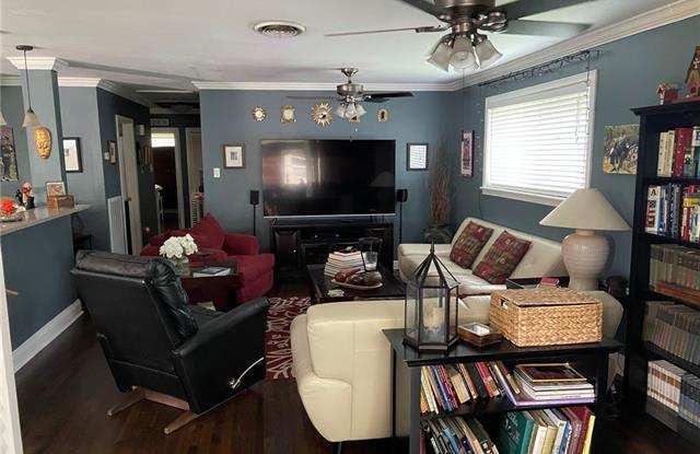 9536 ARBOR Lane Gallery 2