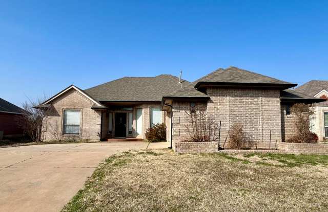 AVAILABLE NOW - $500 OFF FIRST FULL MONTH - Beautiful Home In Edmond School District! photos photos