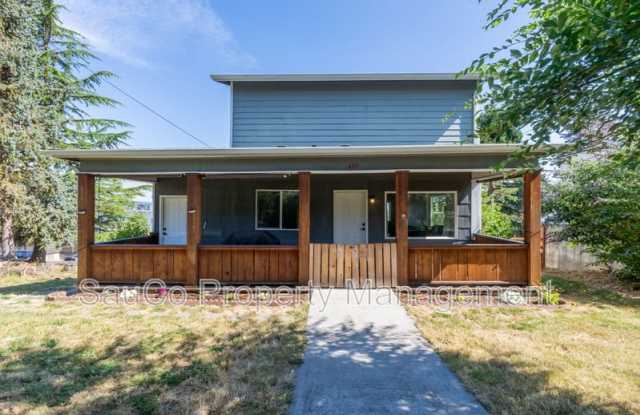 409 East B St photos photos