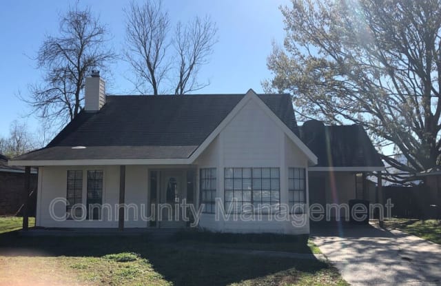7910 Bayou Fountain Ave - 7910 Bayou Fountain Avenue, Gardere, LA 70820