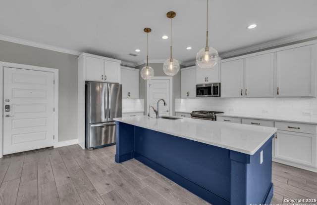 1511 E Sandalwood Ln unit: 6 photos photos