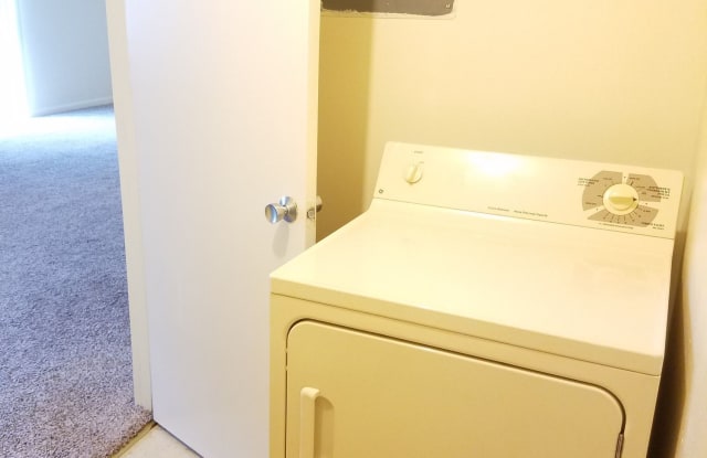 Parkside & Parkwood Apartments Gallery 4