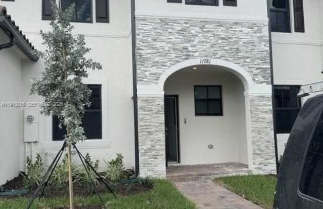 11781 SW 245th Ter photos photos