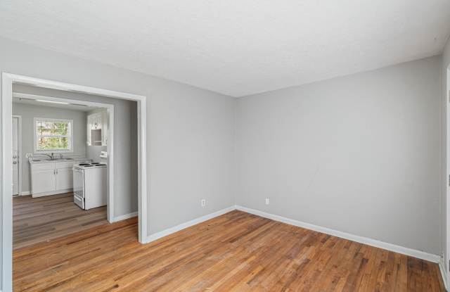 3811 Fairmont Boulevard - 1 photos photos