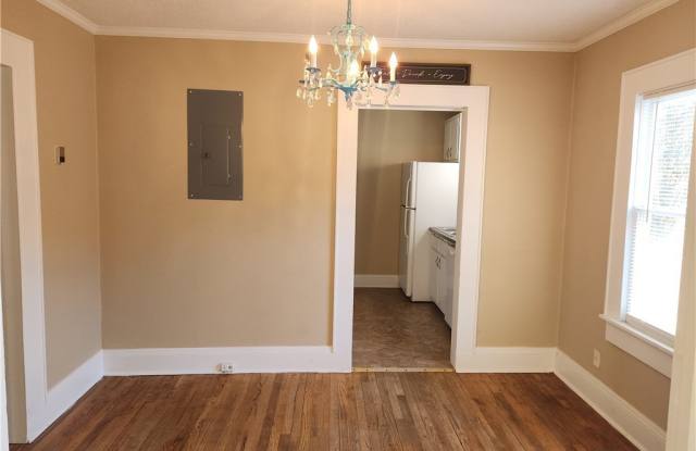229 Pinecrest Drive Gallery 3