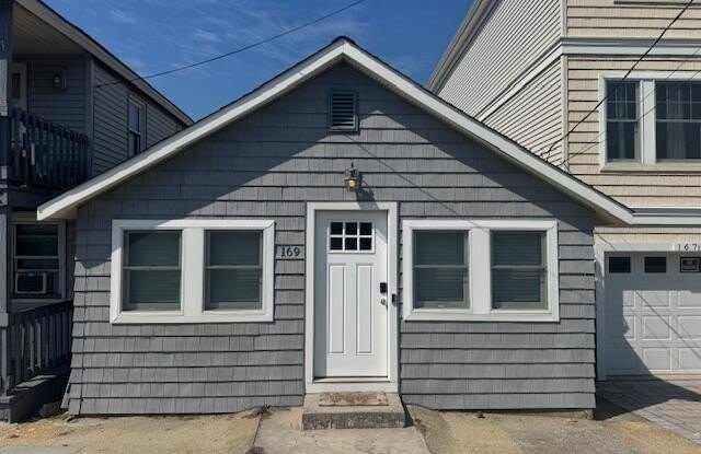 169 1st Avenue unit: 2 photos photos