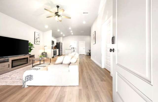 Fully Furnished Home for Rent in Upland West! Gallery 1