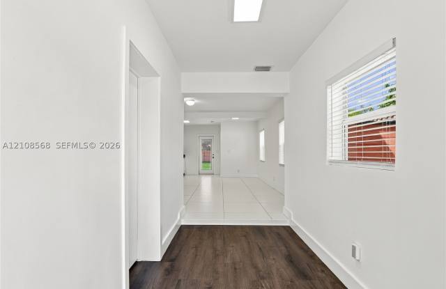 1229 NW 1st Ave Gallery 3