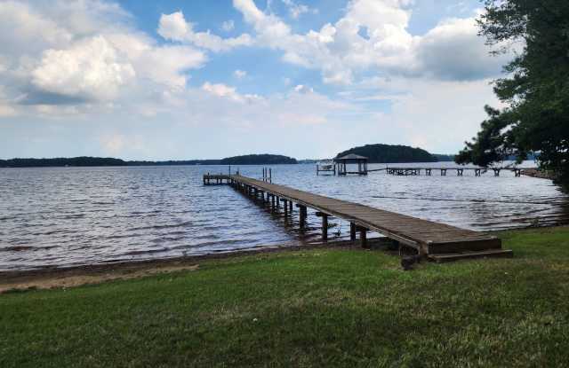 Fully Furnished Lakefront Home photos photos