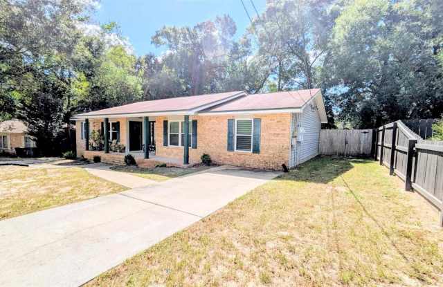 9648 Hollowbrook Dr - 9648 Hollowbrook Drive, Ferry Pass, FL 32514 9648 Hollowbrook Dr - 9648 Hollowbrook Drive, Ferry Pass, FL 32514