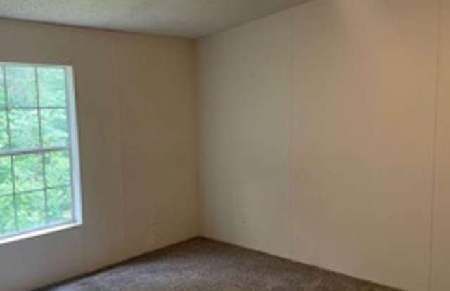 Quincy Mobile Home on 2 Acres Gallery 3