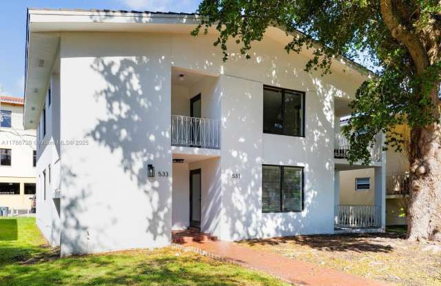 531 Menendez Ave photos photos